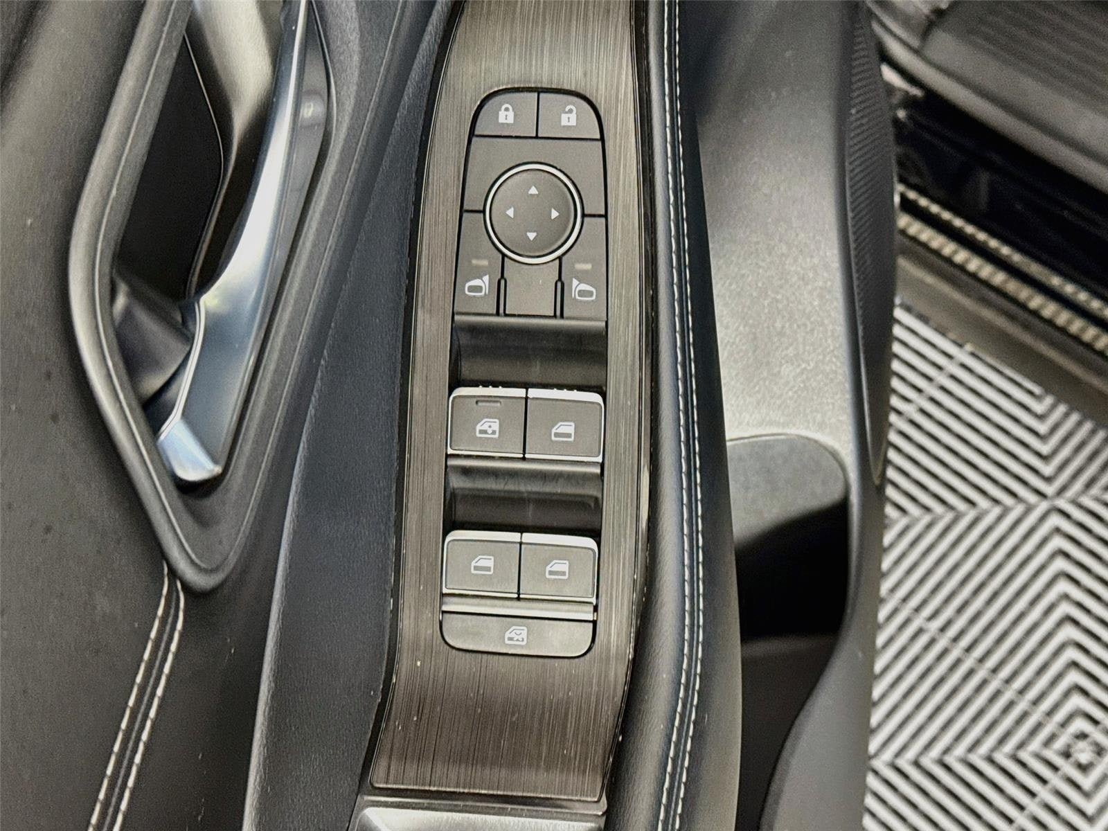 Certified 2024 Nissan Rogue SL FWD image 20