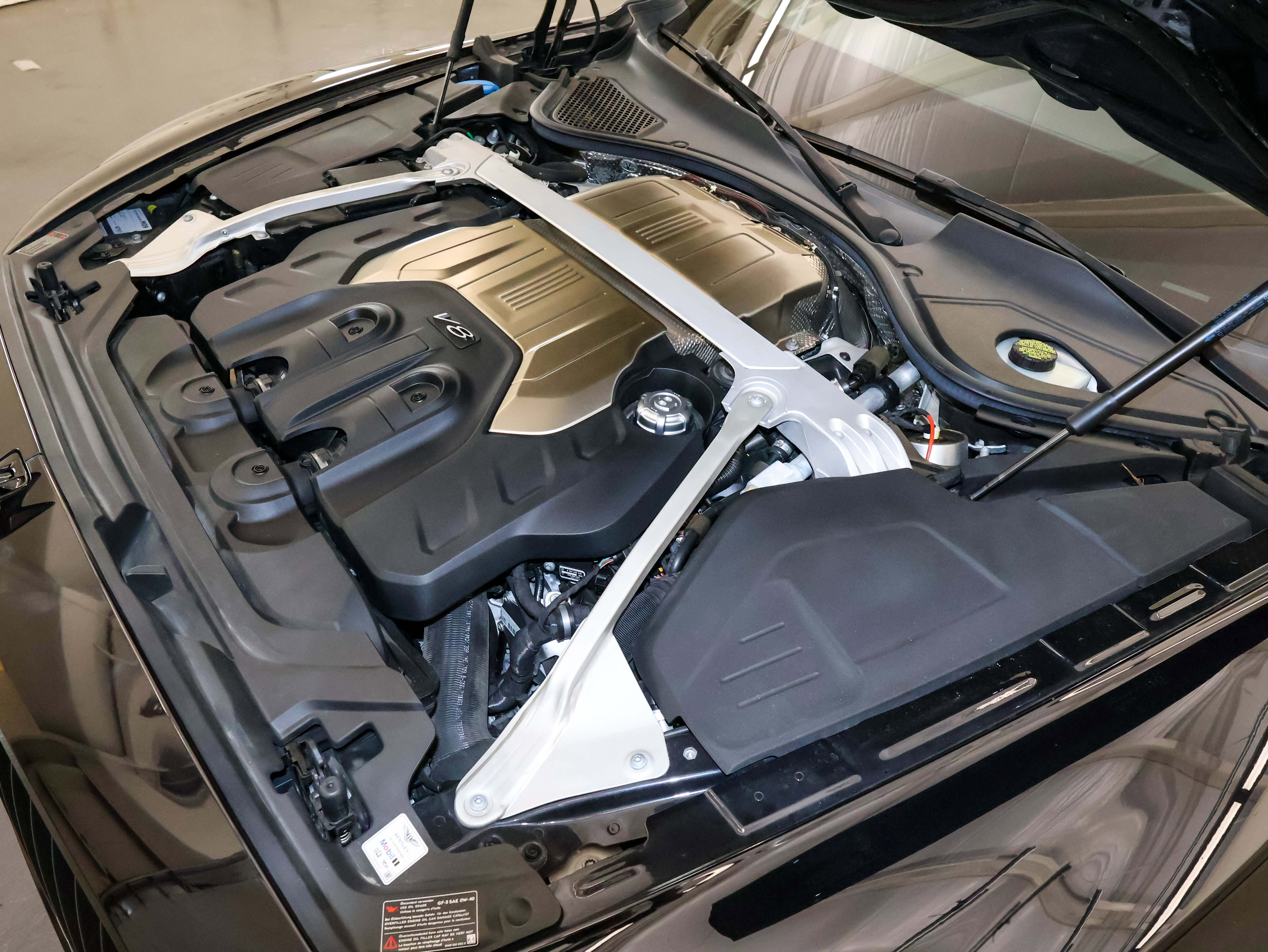 Used 2022 Bentley Flying Spur V8 image 69