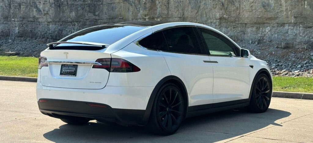 Used 2020 Tesla Model X image 4