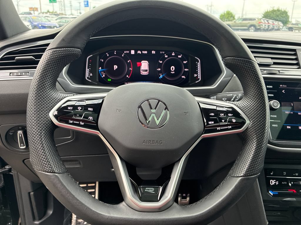 Used 2024 Volkswagen Tiguan SEL R-Line AWD/4WD image 11