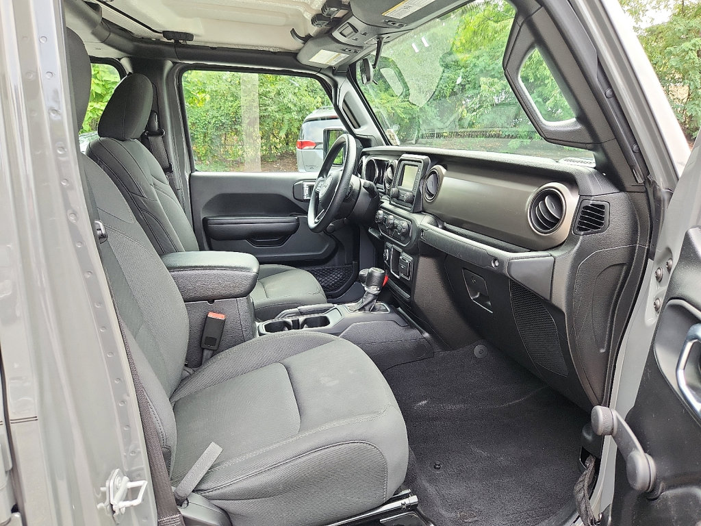 Used 2021 Jeep Gladiator Sport image 11