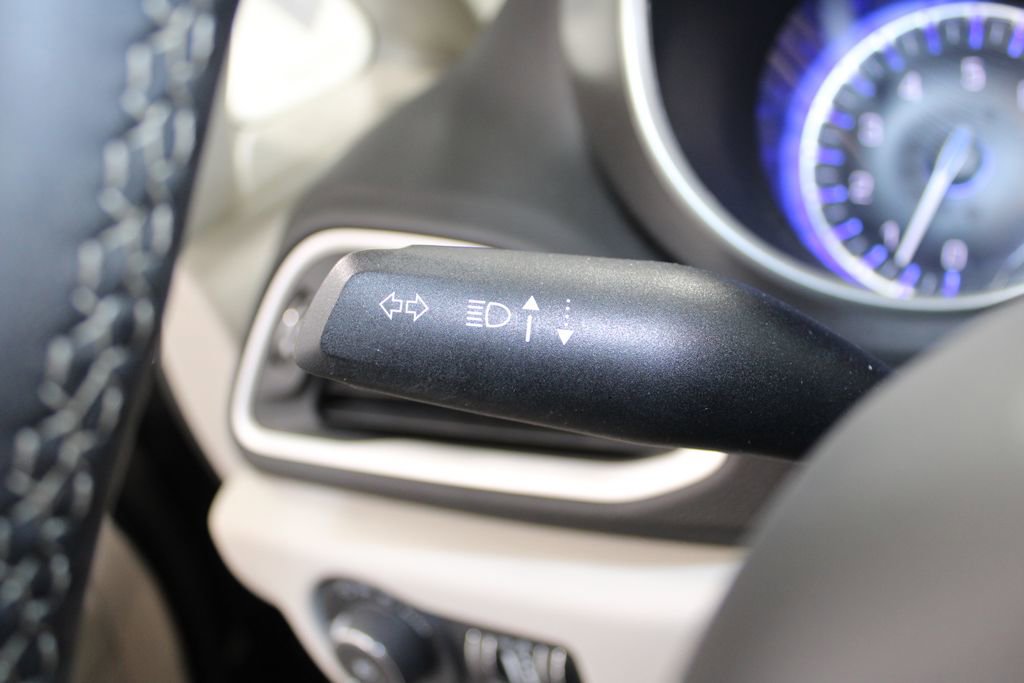 Used 2024 Chrysler Pacifica Touring-L image 17