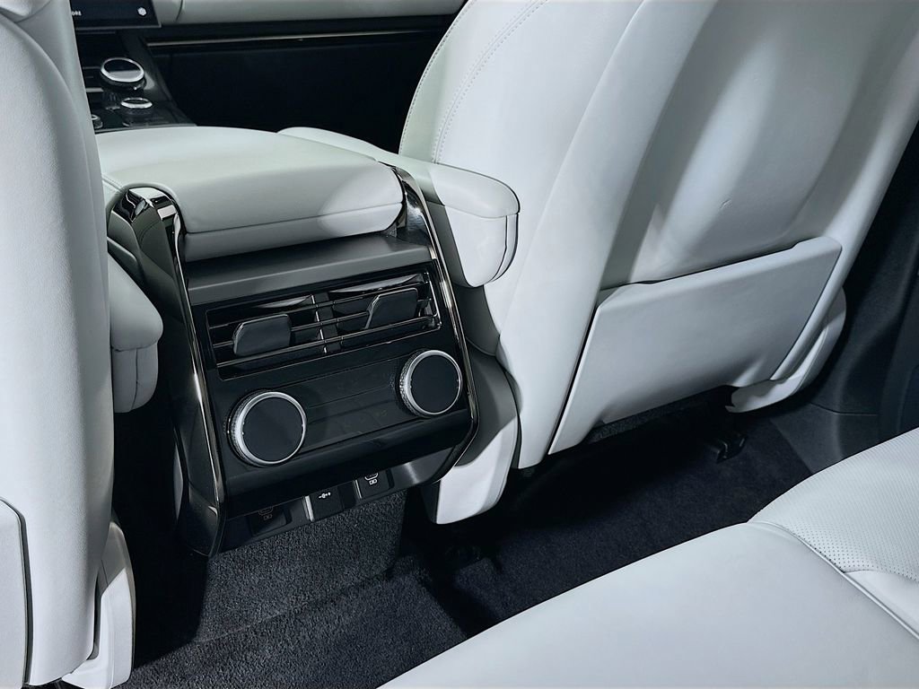 Used 2023 Land Rover Range Rover Sport SE image 27