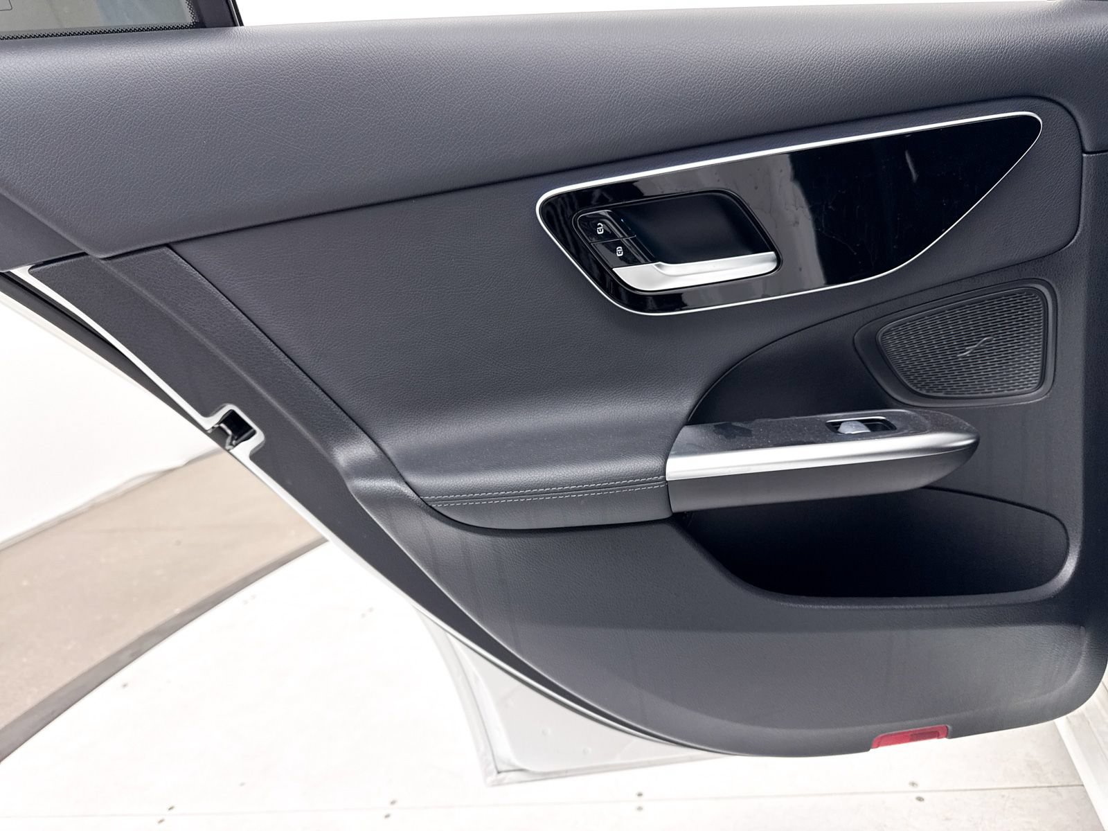 Used 2023 Mercedes-Benz C 300 Sedan image 28
