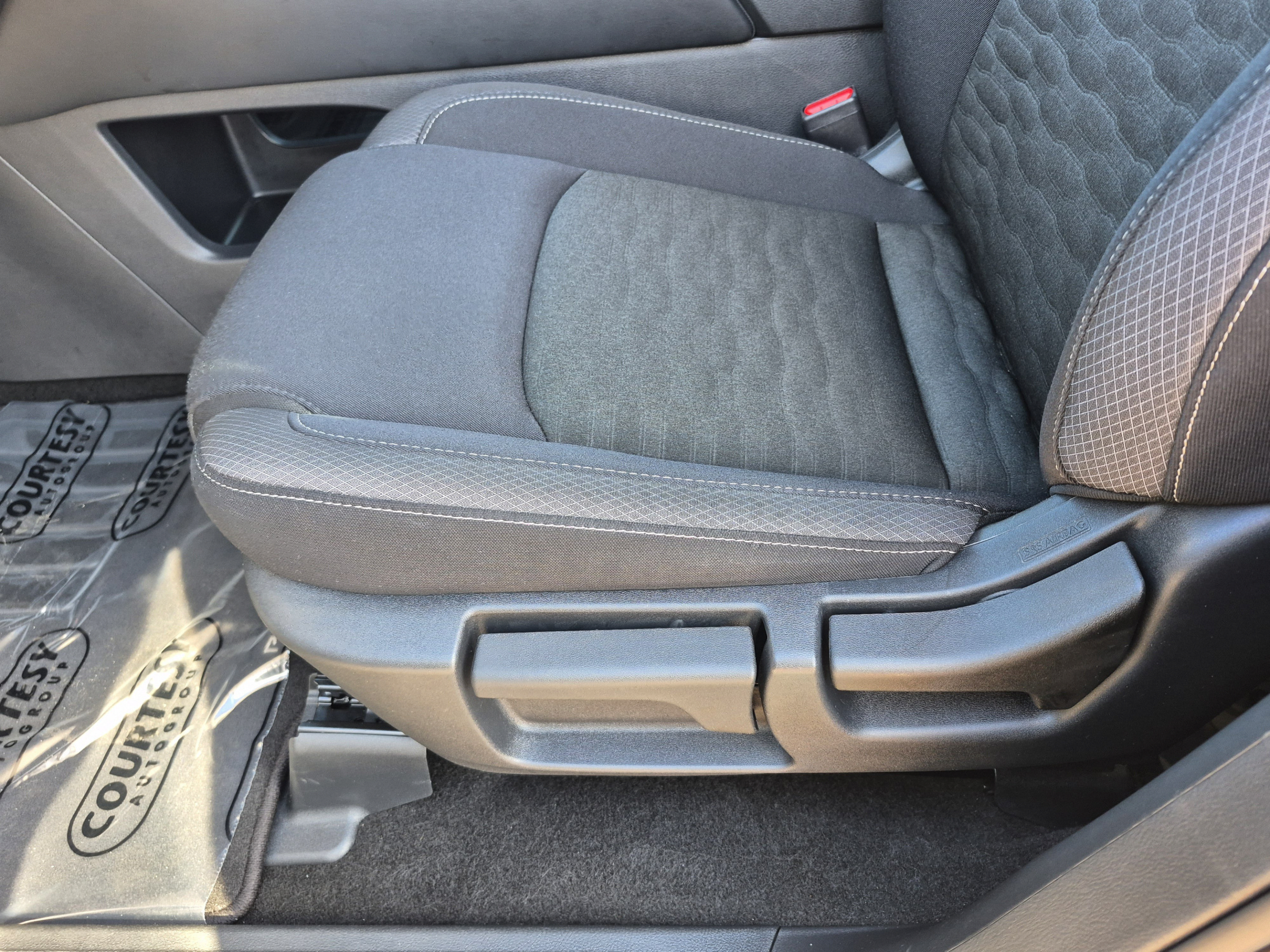 Certified 2025 Nissan Pathfinder S FWD image 23