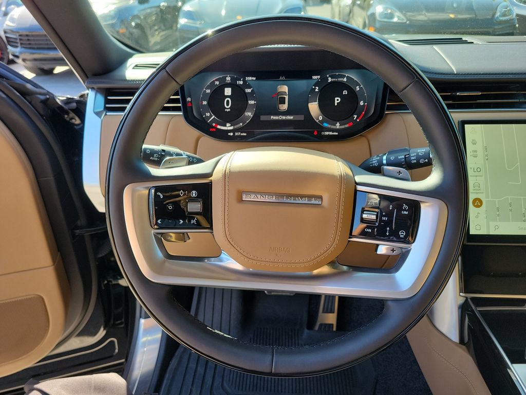 Used 2025 Land Rover Range Rover Long Wheelbase SE image 33