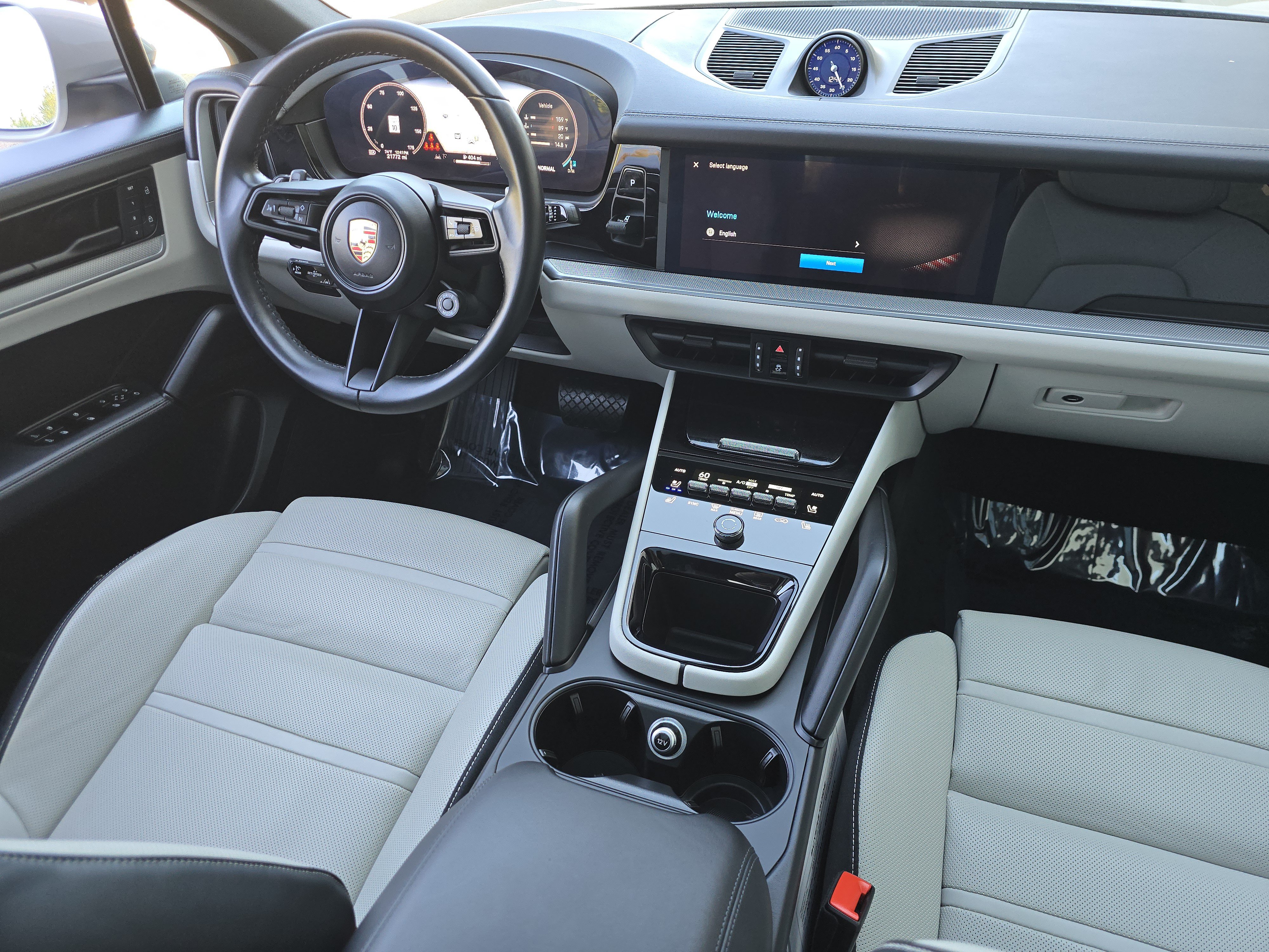 Certified 2024 Porsche Cayenne Coupe AWD/4WD image 21
