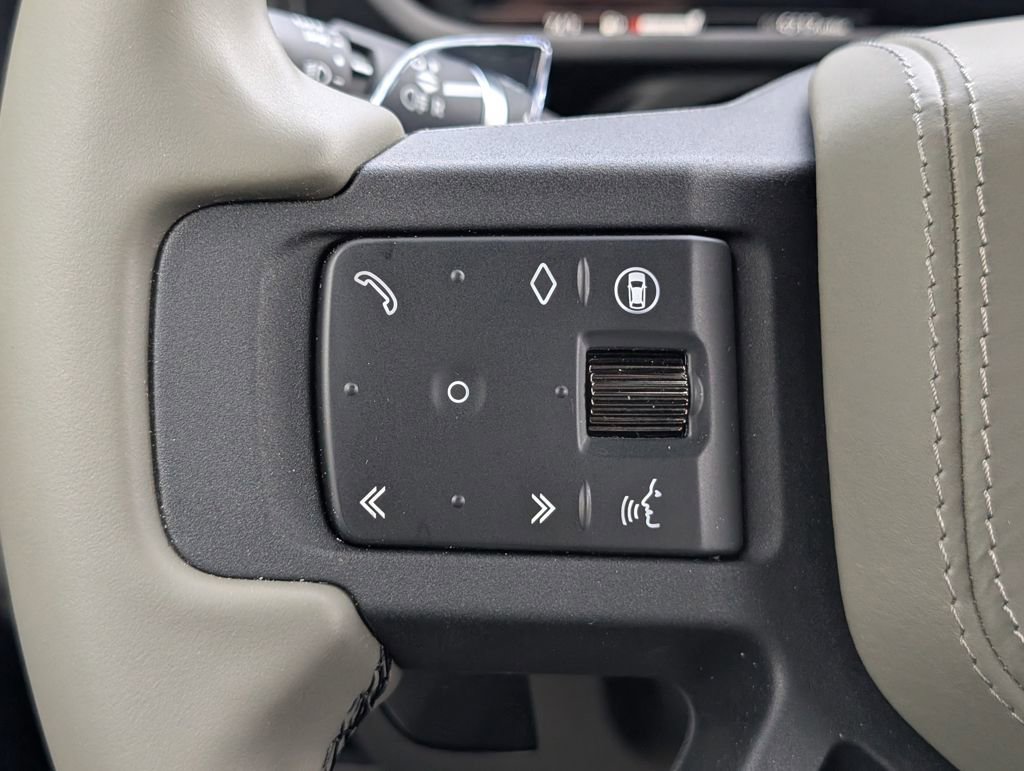 Certified 2025 Land Rover Defender 110 image 25