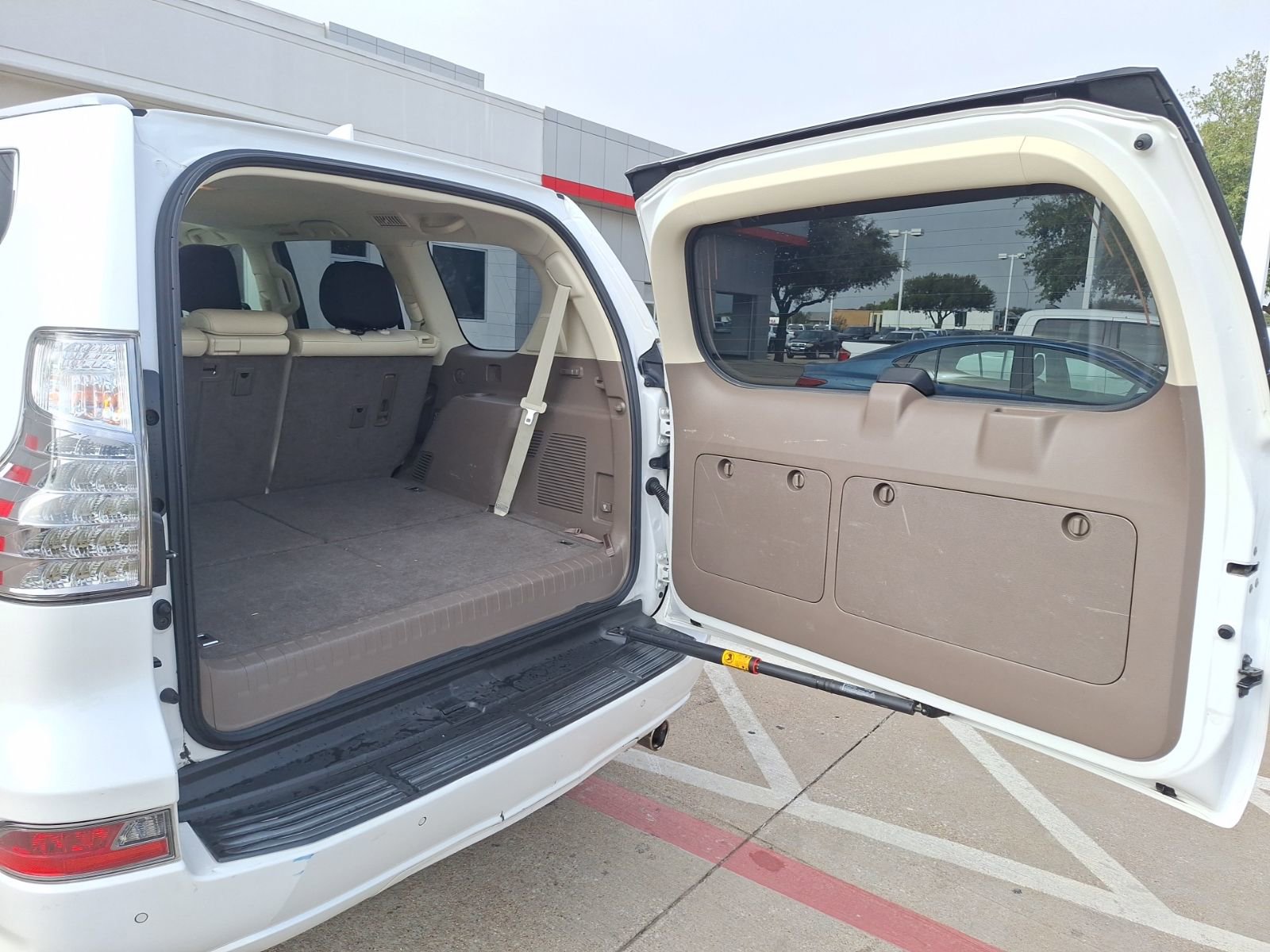 Used 2016 Lexus GX 460 Luxury image 37