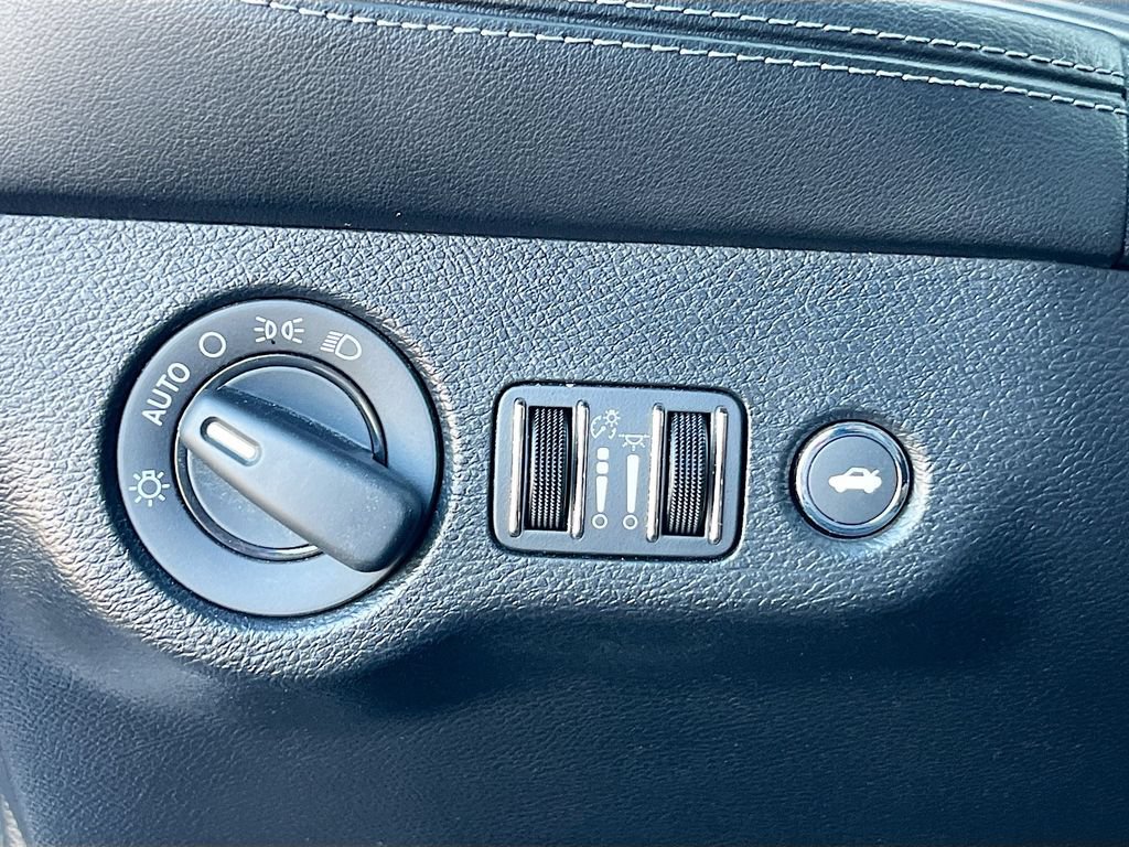 Used 2023 Dodge Challenger R/T Scat Pack RWD image 10