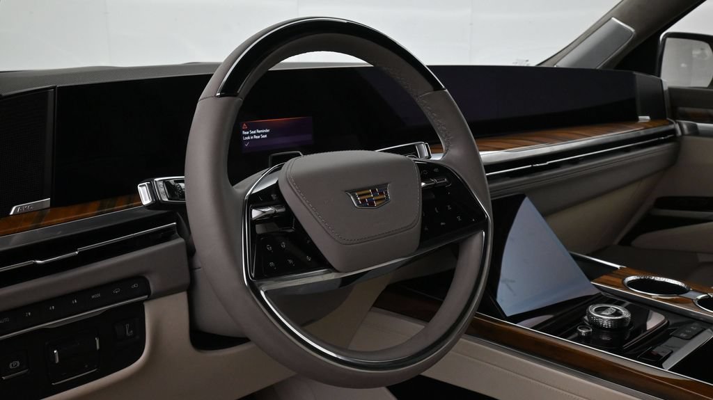 Certified 2025 Cadillac Escalade Sport Platinum w/ LPO, ONYX Package AWD/4WD image 9