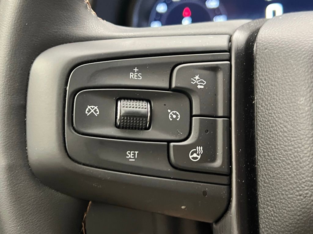 Used 2024 GMC Yukon AT4 w/ Technology Package image 21