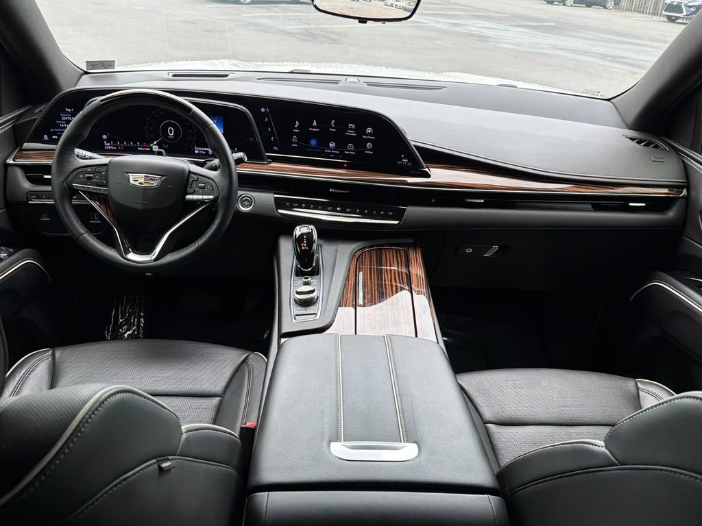 Certified 2024 Cadillac Escalade Premium Luxury AWD/4WD image 13