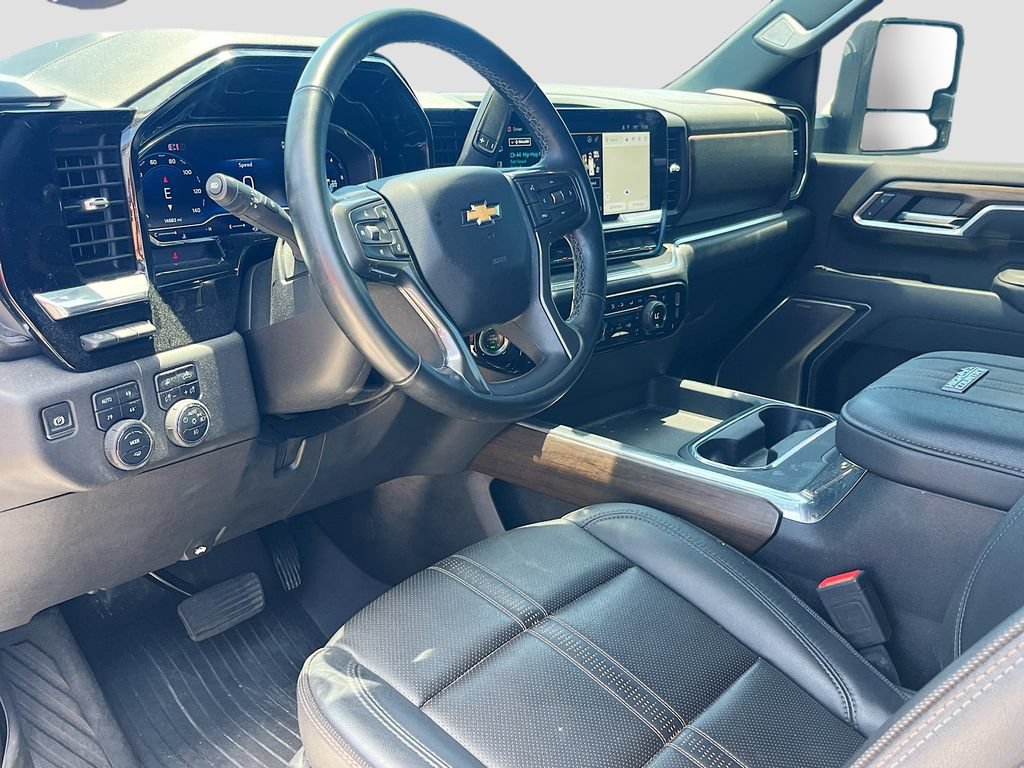 Used 2025 Chevrolet Silverado 3500 High Country w/ High Country Premium Package AWD/4WD image 10