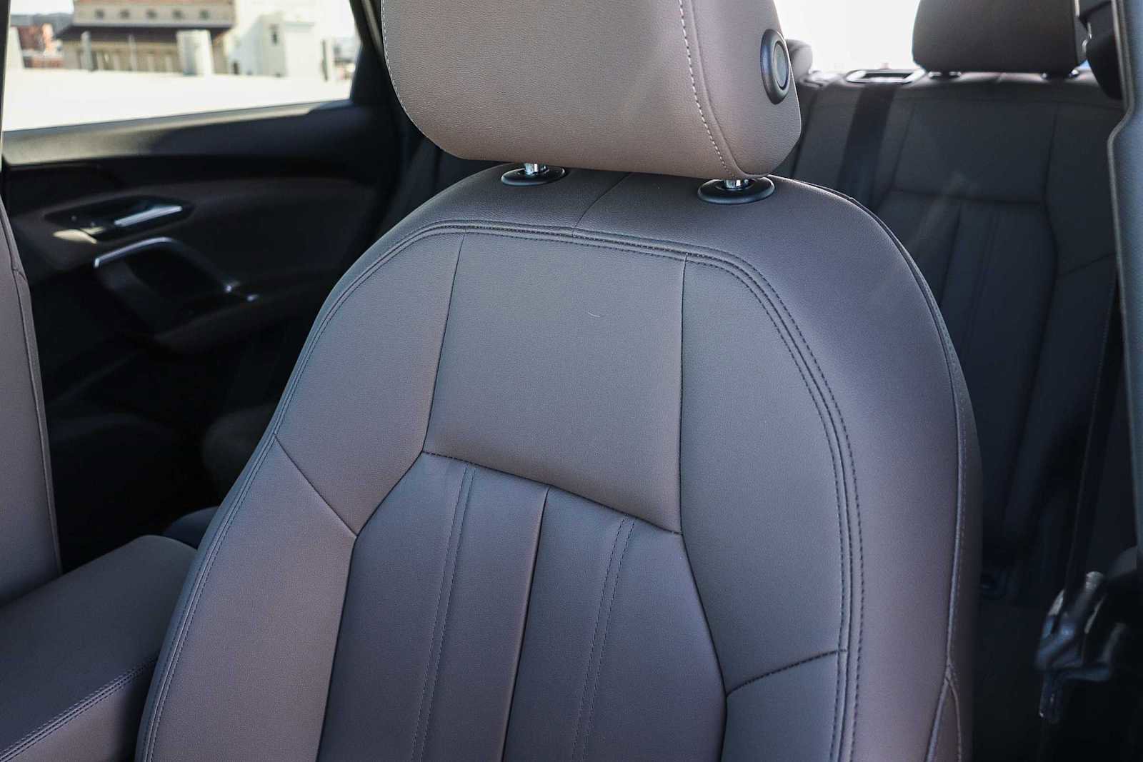 Used 2025 Audi Q5 Premium w/ Convenience Package image 35