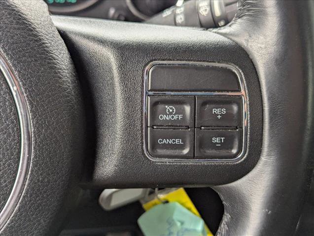Used 2016 Jeep Wrangler Unlimited Rubicon w/ Connectivity Group AWD/4WD image 12