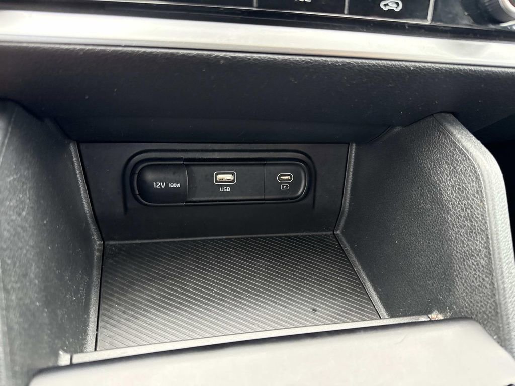 Used 2025 Kia Sportage LX AWD/4WD image 24