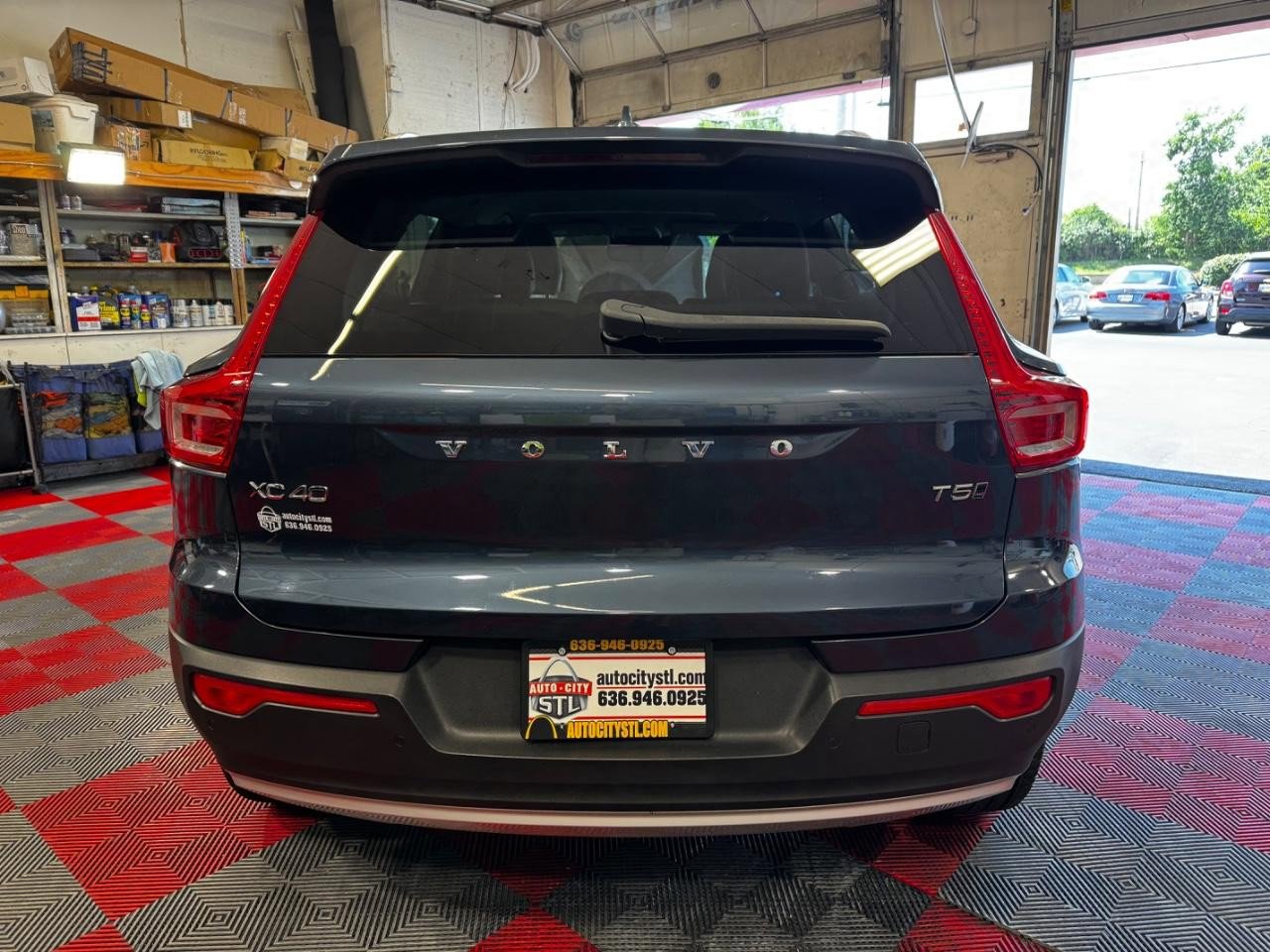 Used 2021 Volvo XC40 T5 Momentum image 6