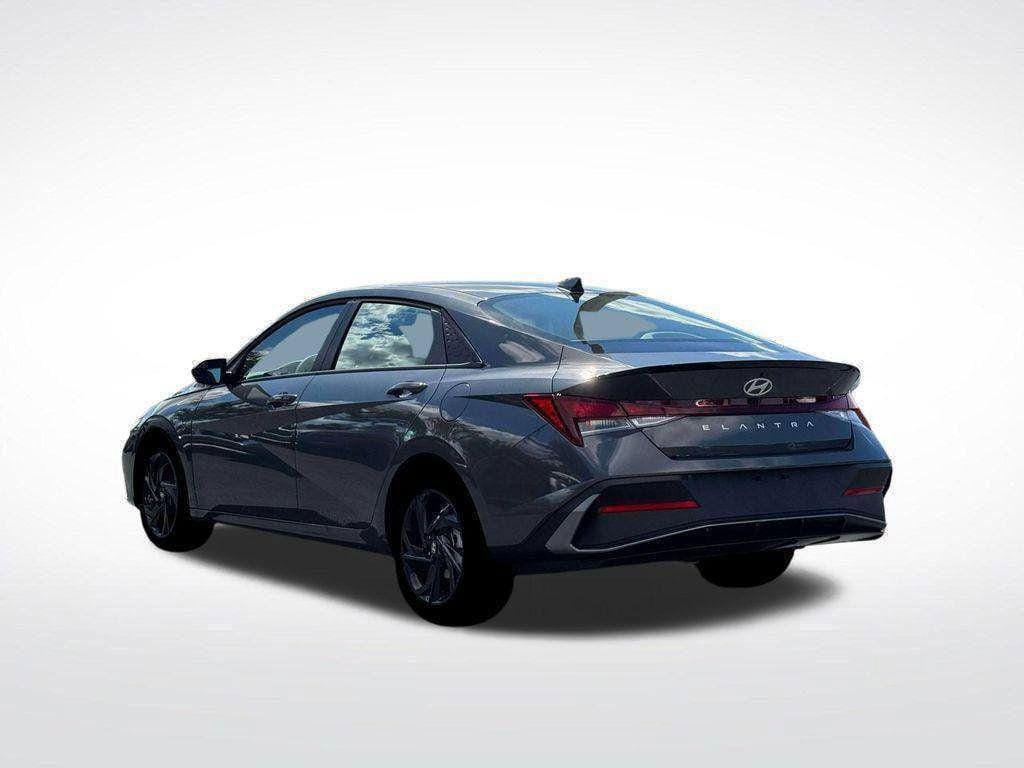 New 2026 Hyundai Elantra Sport FWD image 5