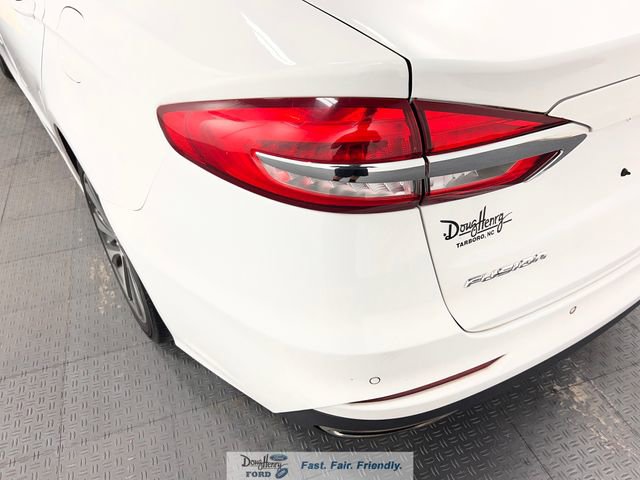 Used 2020 Ford Fusion SE image 12