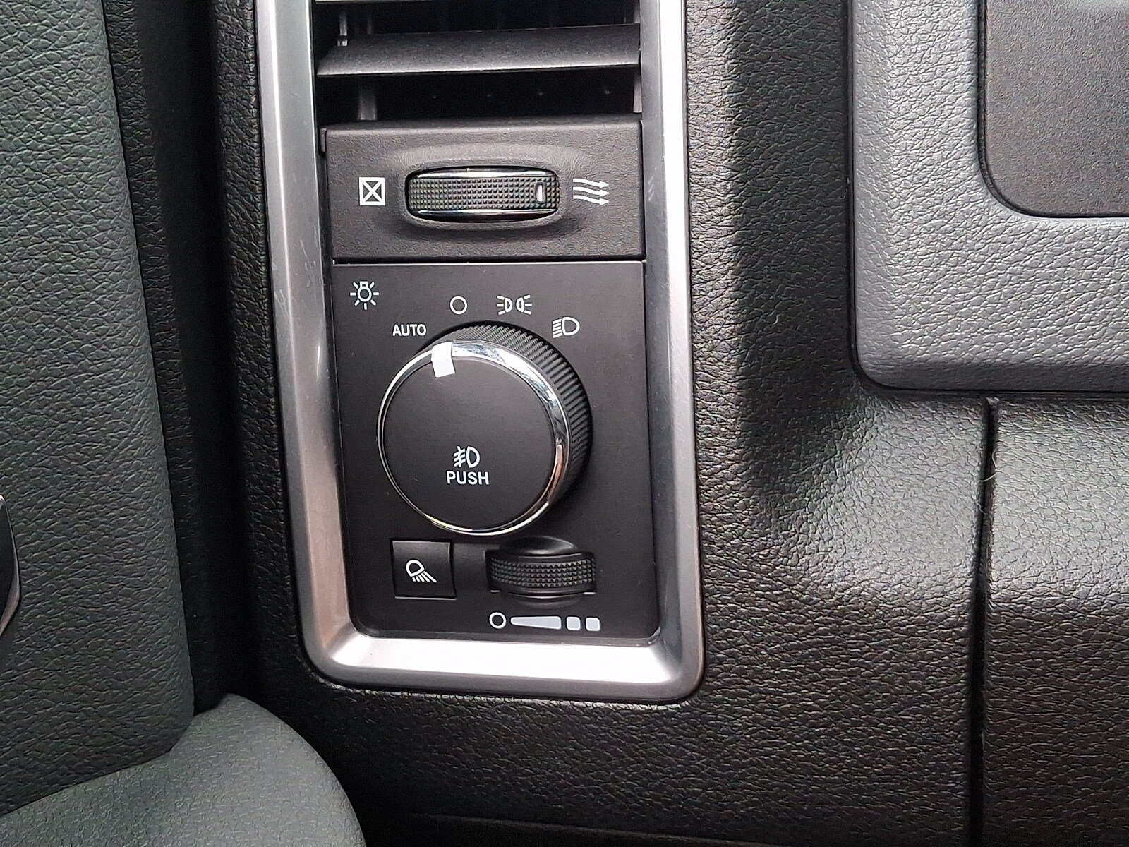 Used 2020 RAM 1500 Warlock w/ Electronics Group AWD/4WD image 22