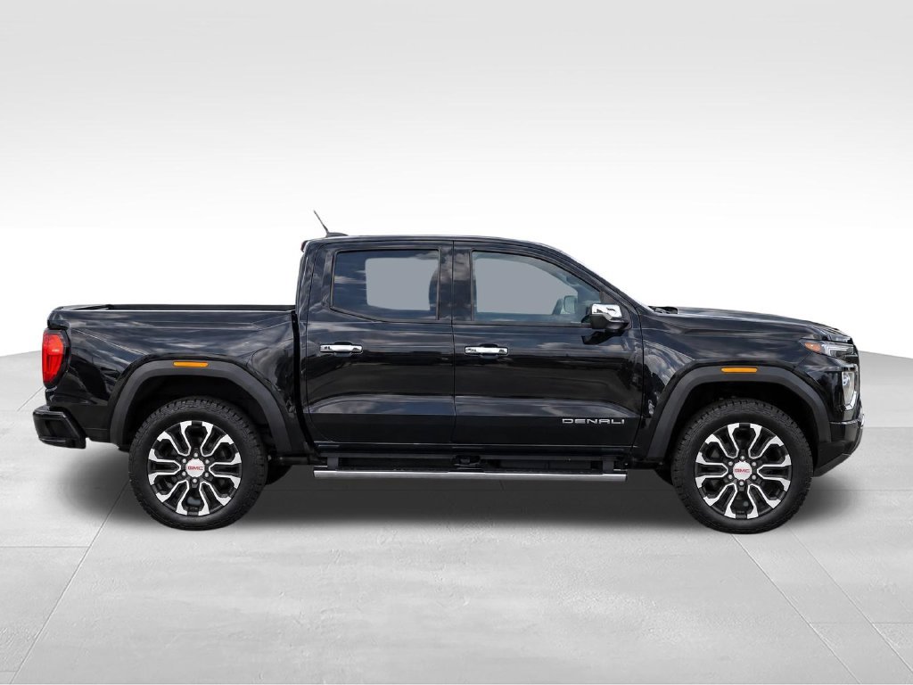 New 2026 GMC Canyon Denali w/ LPO, Black Badging Package AWD/4WD image 8