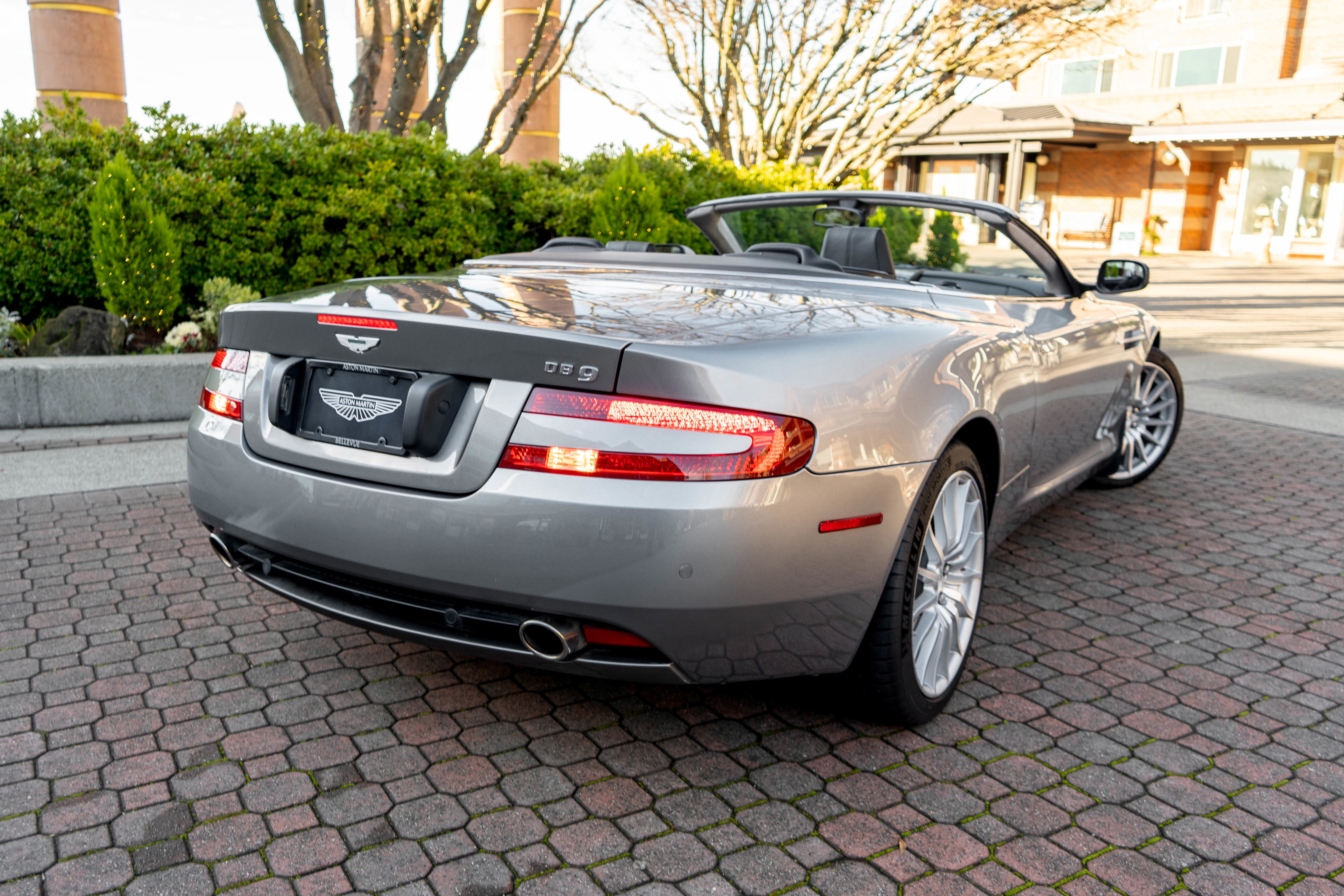 Used 2009 Aston Martin DB9 Volante RWD image 48