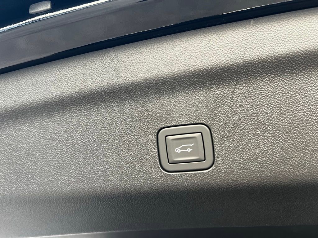 New 2026 Chevrolet Tahoe LT w/ Comfort Package RWD image 19