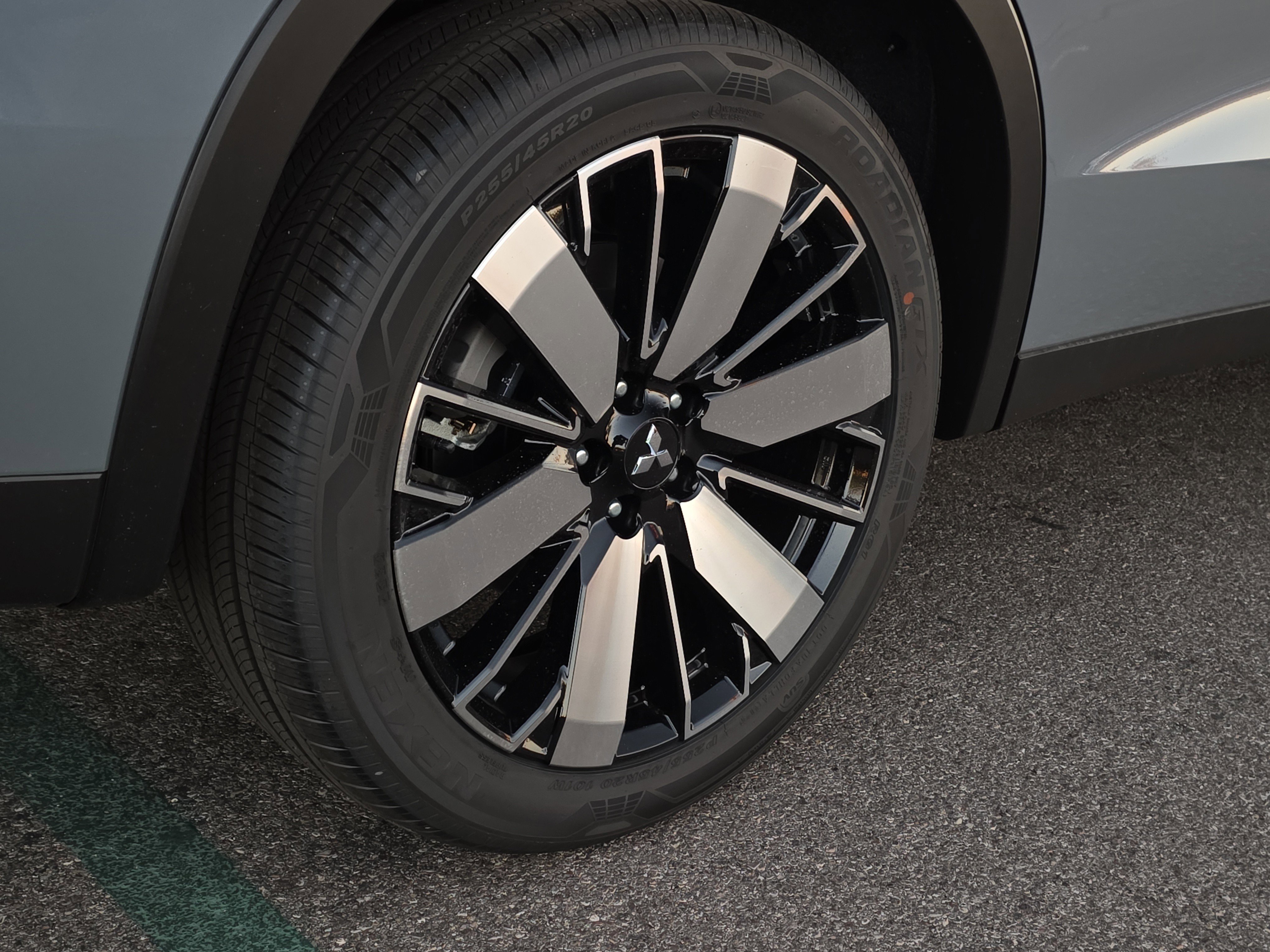 New 2025 Mitsubishi Outlander SE image 5