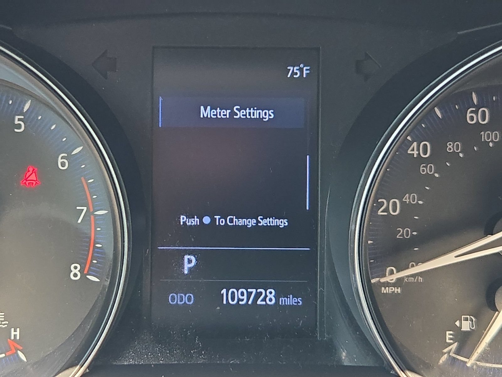 Used 2019 Toyota C-HR LE FWD image 25