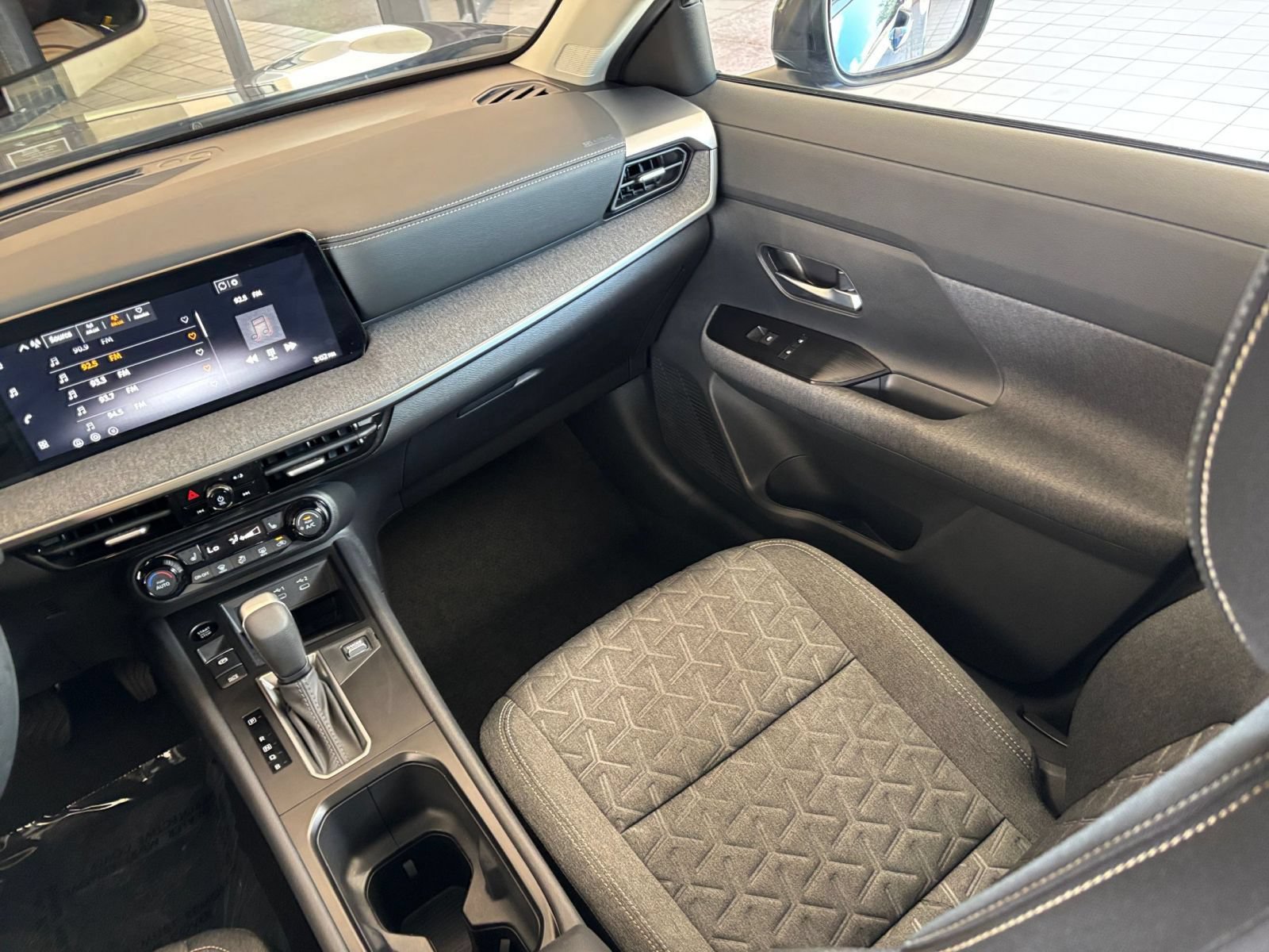 Used 2026 Nissan Kicks SV w/ Cold Weather Package FWD image 34