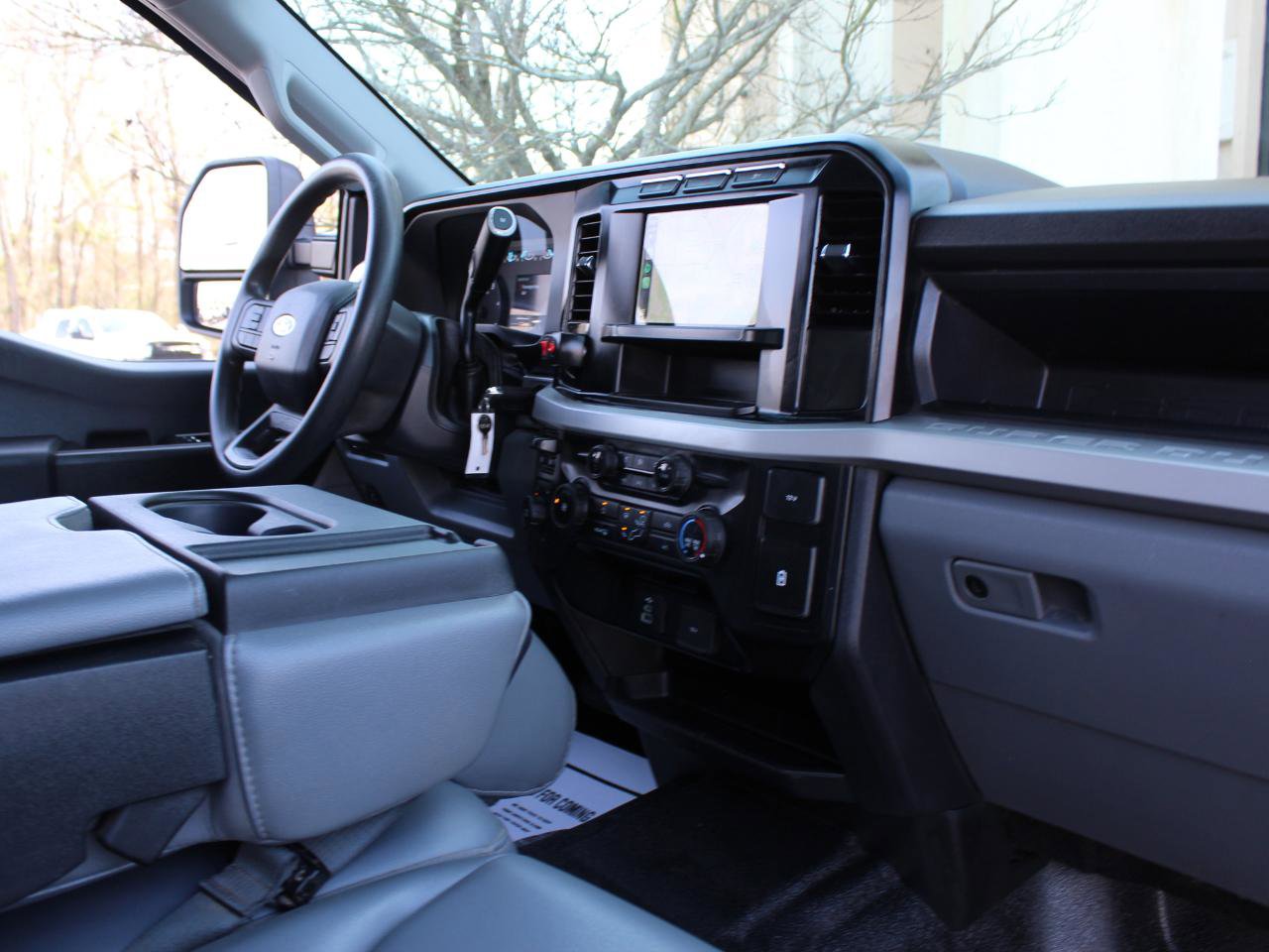 Used 2024 Ford F550 4x4 Crew Cab Super Duty image 35