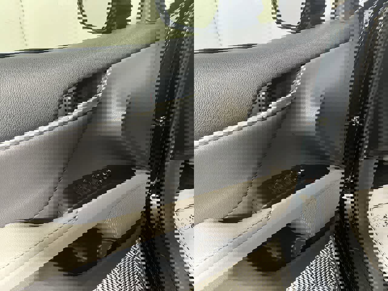 Used 2021 Toyota Camry XSE image 13