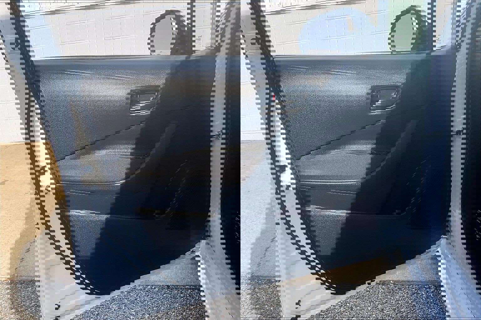 Used 2025 Toyota Corolla LE image 27