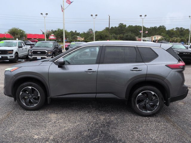 Used 2025 Nissan Rogue SV w/ SV Premium Package FWD image 7
