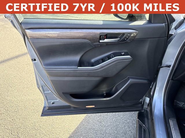 Used 2021 Toyota Highlander Platinum image 13