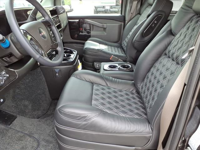 New 2026 GMC Savana 2500 w/ Driver Convenience Package RWD image 5