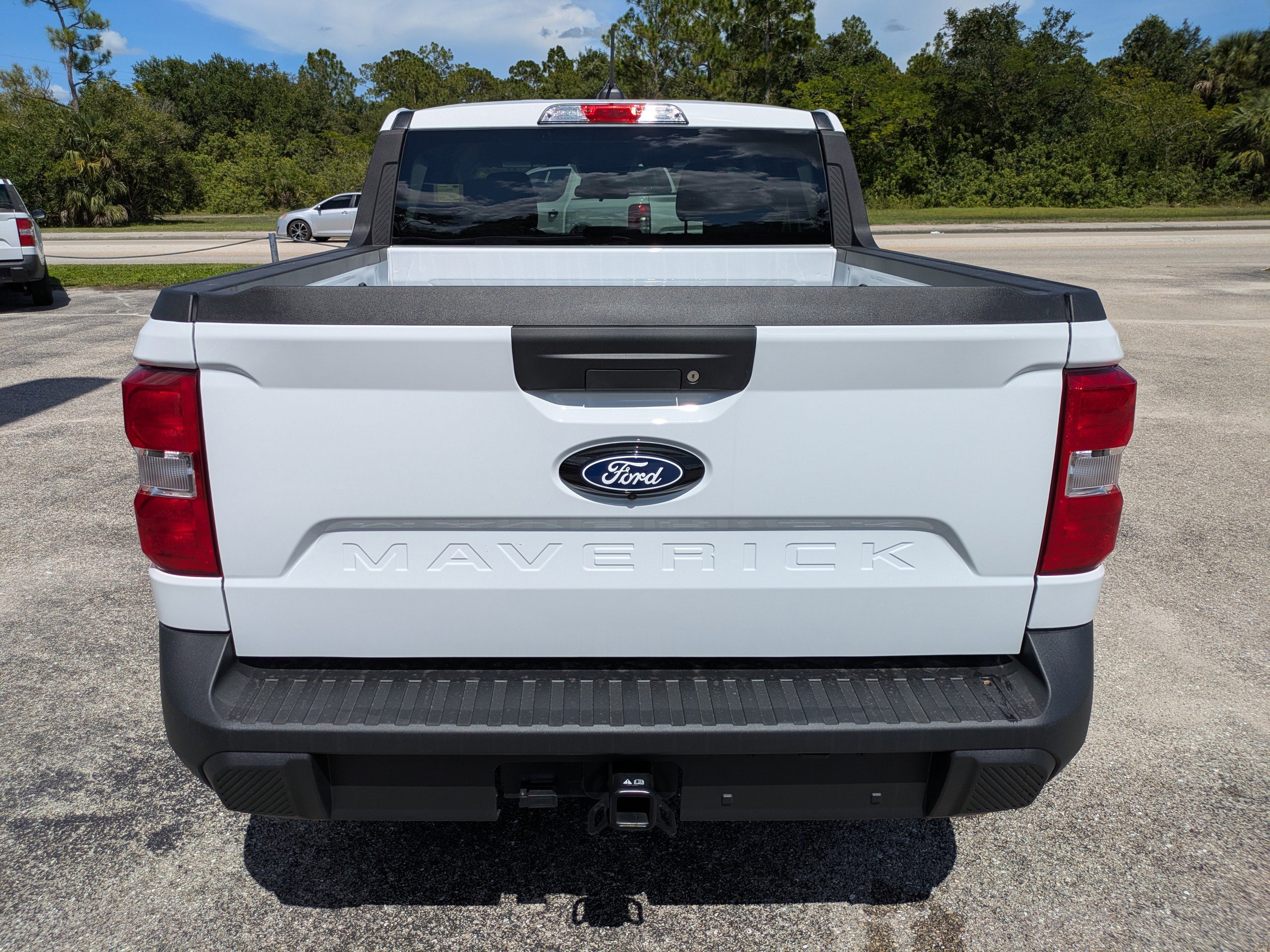 New 2025 Ford Maverick XL FWD image 5