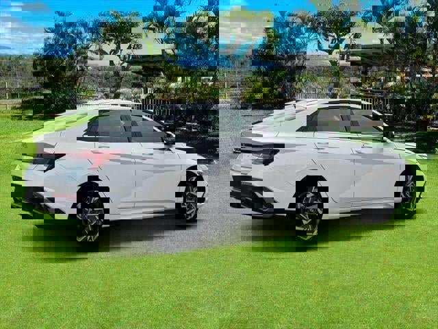 New 2025 Hyundai Elantra SEL image 26