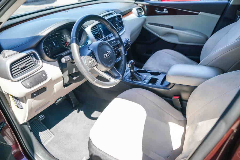 Used 2017 Kia Sorento FWD w/ LX Convenience Package image 16