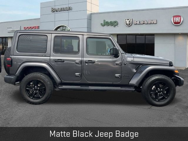 Used 2022 Jeep Wrangler Unlimited Sahara AWD/4WD image 8