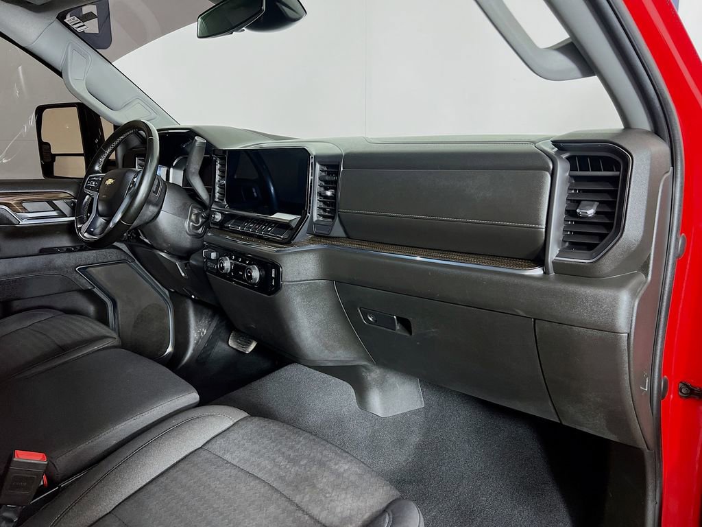 Used 2024 Chevrolet Silverado 2500 LT w/ Snow Plow Prep/Camper Package image 32