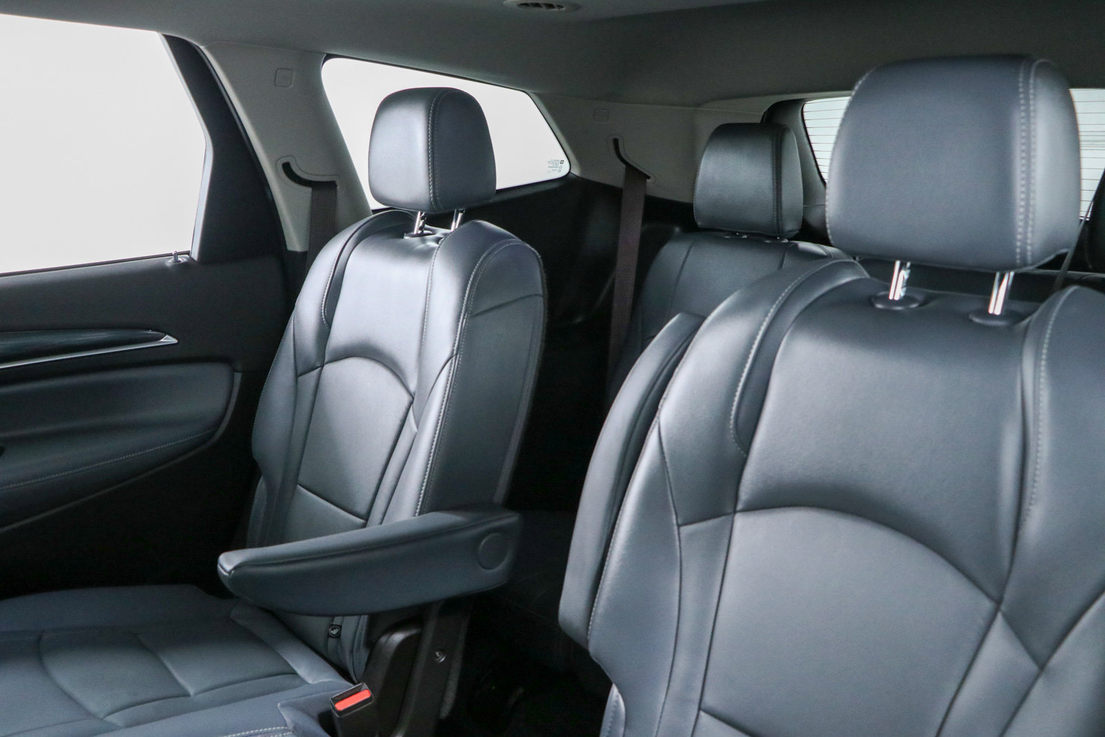 Used 2020 Buick Enclave Premium w/ Sun and Sites Package FWD image 26