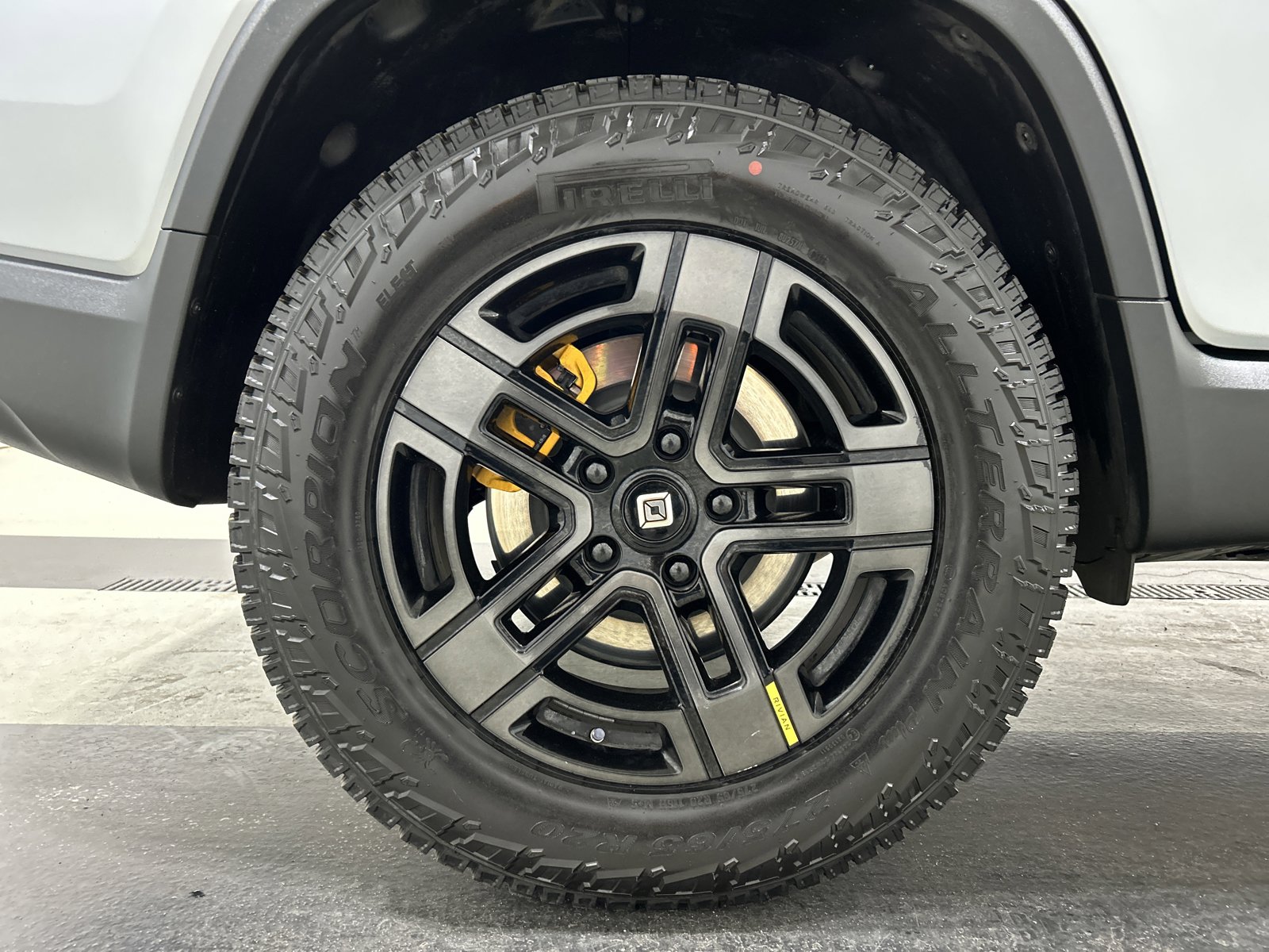 Used 2022 Rivian R1T Launch Edition AWD/4WD image 12