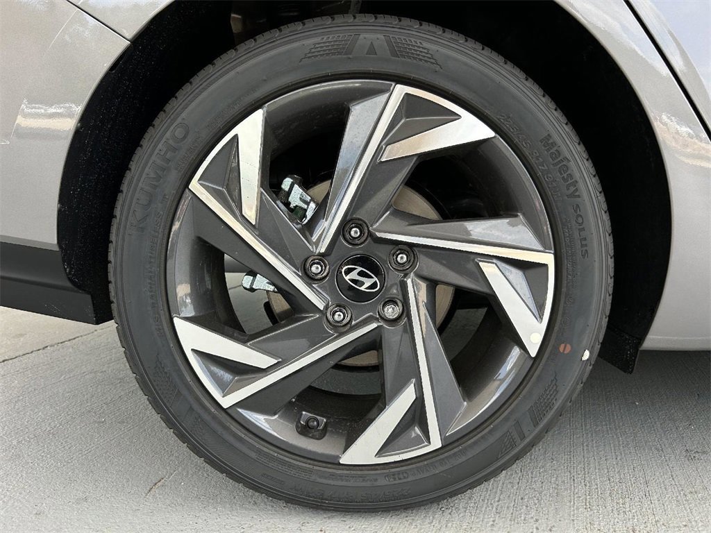 Used 2024 Hyundai Elantra SEL w/ Convenience Package image 27