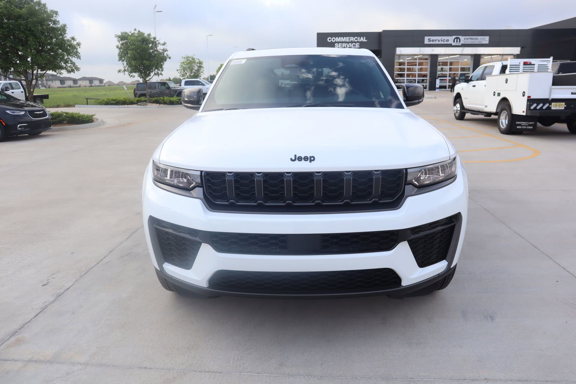 New 2026 Jeep Grand Cherokee Altitude AWD/4WD image 10