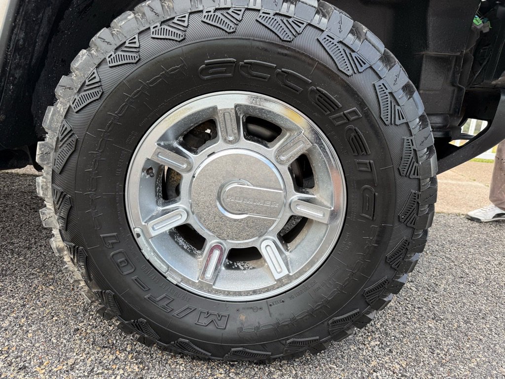 Used 2003 HUMMER H2 w/ Preferred Equipment Group image 21