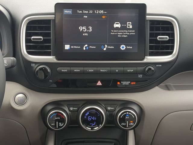 Used 2026 Hyundai Venue SEL FWD image 17