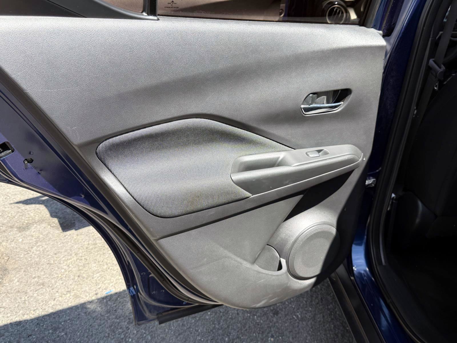 Used 2019 Nissan Kicks SV FWD image 11