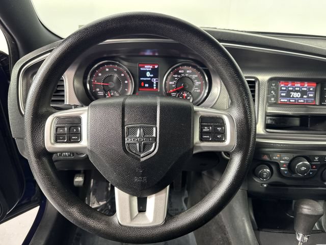 Used 2013 Dodge Charger SE RWD image 9